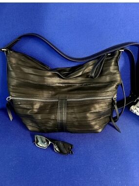 Rough & Tumble Milano Black Leather City Safari DZ Medium Crossbody Bag